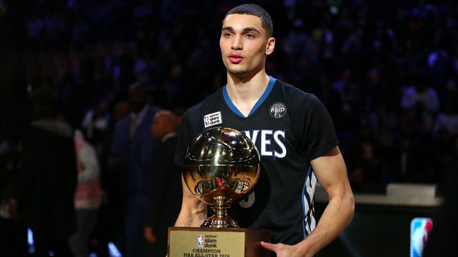 伊朗队中场罗德里格斯在巴黎奥运会上展现出强大的组织能力，伊朗总统内甲德